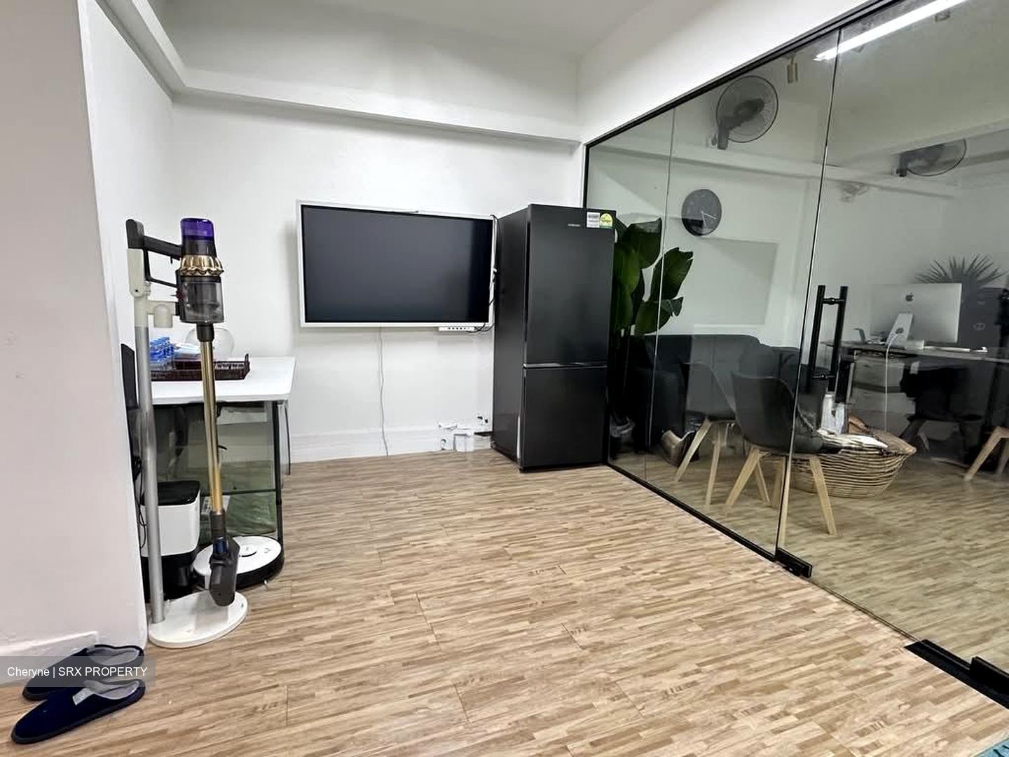 Tampines Street 21 (D18), Office #581168601